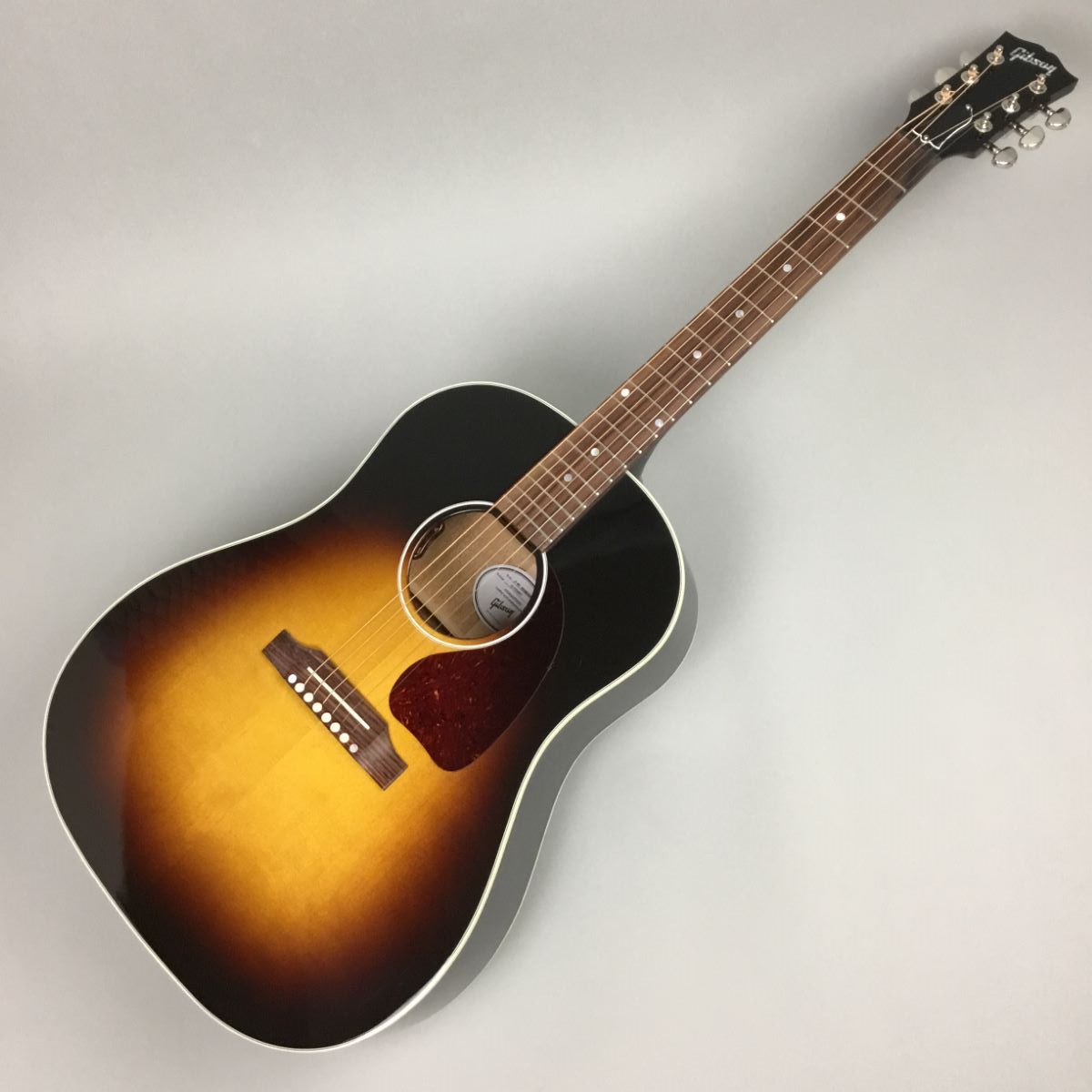 Gibsonアコースティックの王道モデルGibson J-45 Standard