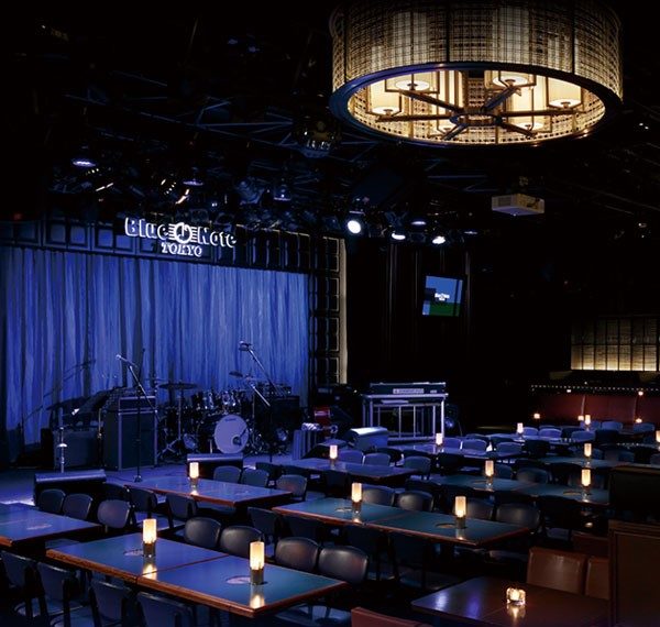 【Swing Dream】<br />
名門ジャズクラブにて開催される会員様ご出演のジャズイベントです。プロの生演奏をバックに演奏を楽しめる特別なイベントです。