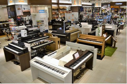 ご来店お待ち申し上げます。 ピアノアドバイザー齋藤(さいとう)です。ピアノ講師をしてました経験を活かし、皆様お一人おひとりに合いますピアノを一緒に探させていただけましたら幸いです。お好みの1台を一緒に選ばせていただく事、嬉しく日々感謝いたします。皆様のご来店心よりお待ち申し上げます。 イオンモール幕 [&hellip;]