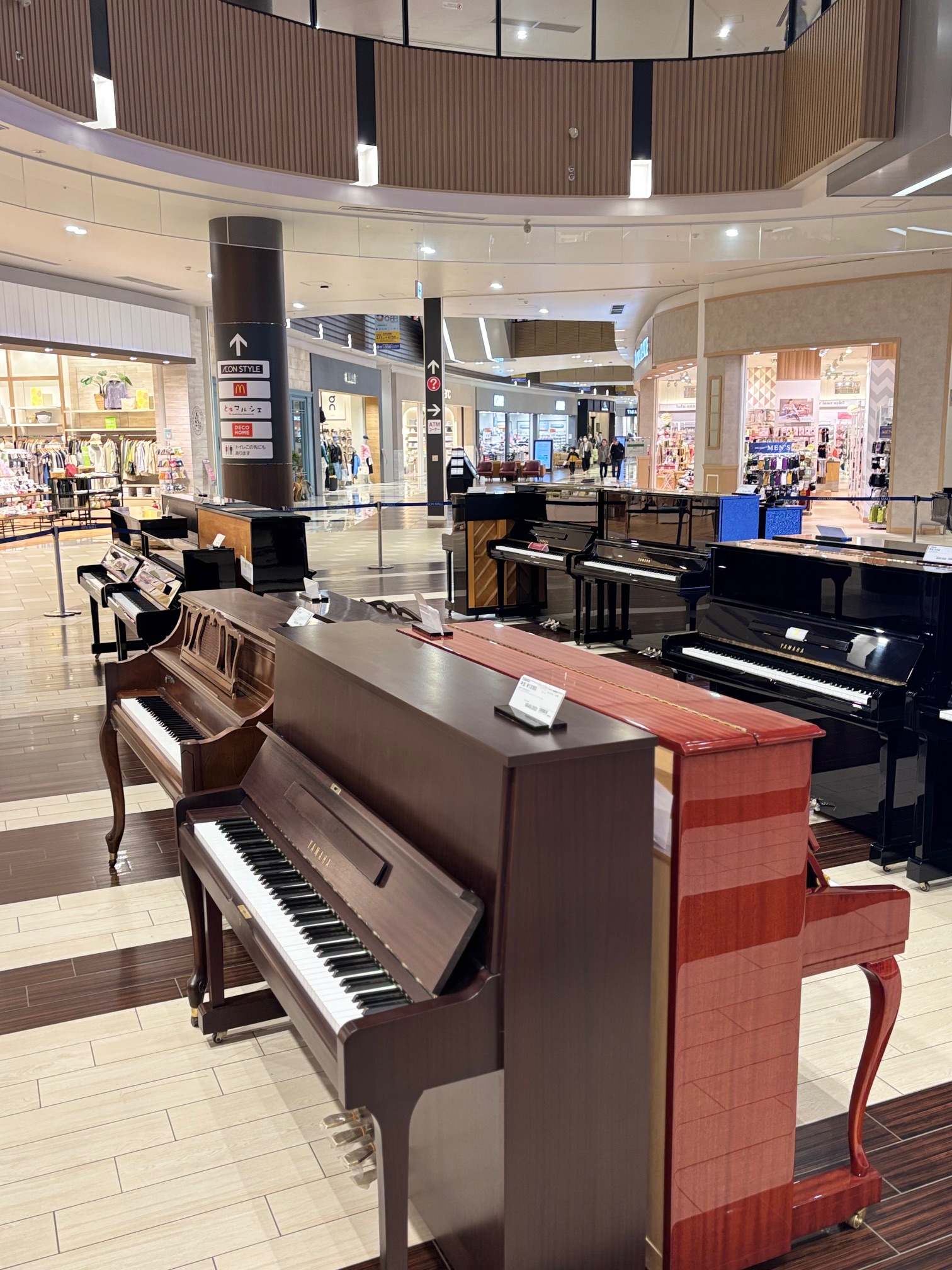 3/22(金祝)～22(日)の3日間、イオンモール幕張新都心グランドモール1Fホビーコート広場にて、 アップライトピアノの展示会を行います！ 新品中古のアップライトピアノが40台以上揃います。 この機会にイオンモール幕張新都心ホビーコートにご来店くださいませ。 皆様のご来店心よりお待ちしております