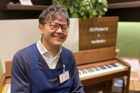 スタッフ写真 副店長 電子ピアノ,エレキギター・ベース 岸本