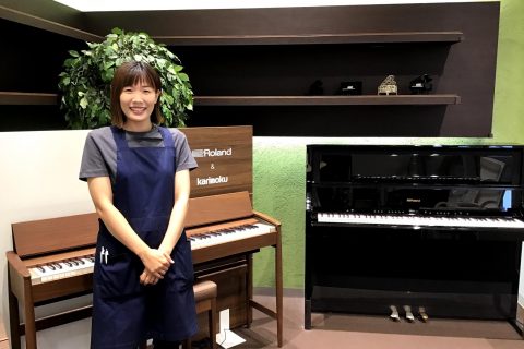 スタッフ写真 ピアノアドバイザー、弦楽器アドバイザー(社内資格)、電子ピアノ、ウクレレ 大西