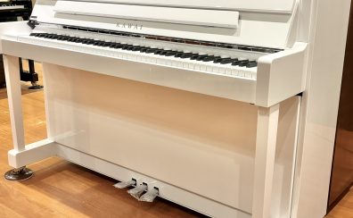 ♬白いピアノ展示始めました♬