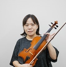 ヴァイオリン　<br />
田中綾（日）