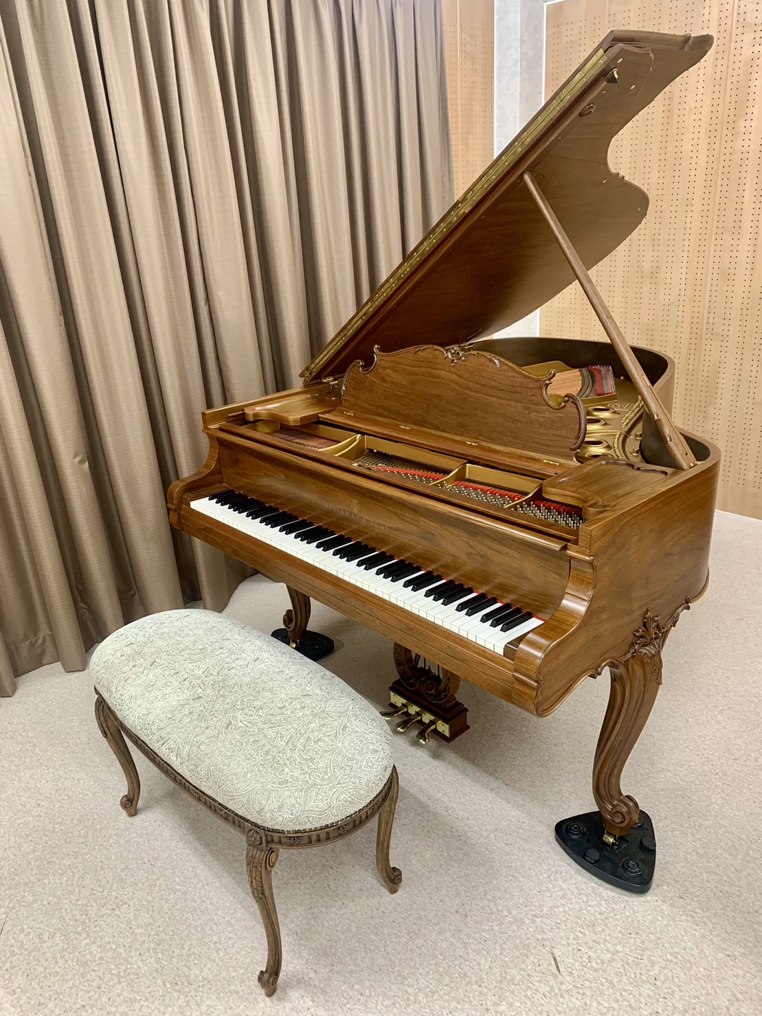 Steinway&SonsModel.L　ルイ15世