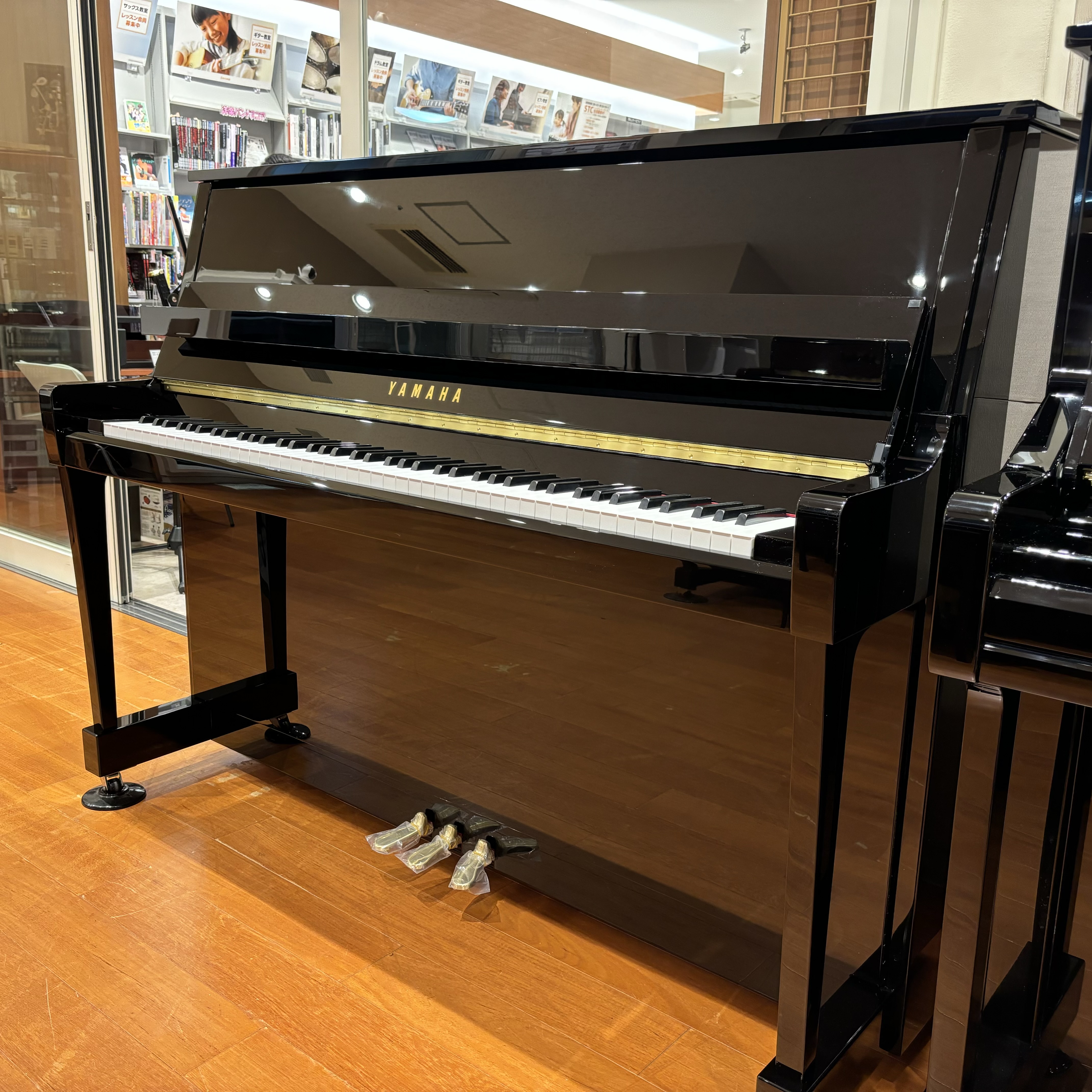アップライトピアノYAMAHA　B20