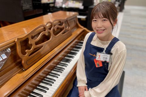 スタッフ写真 ピアノアドバイザー 河野