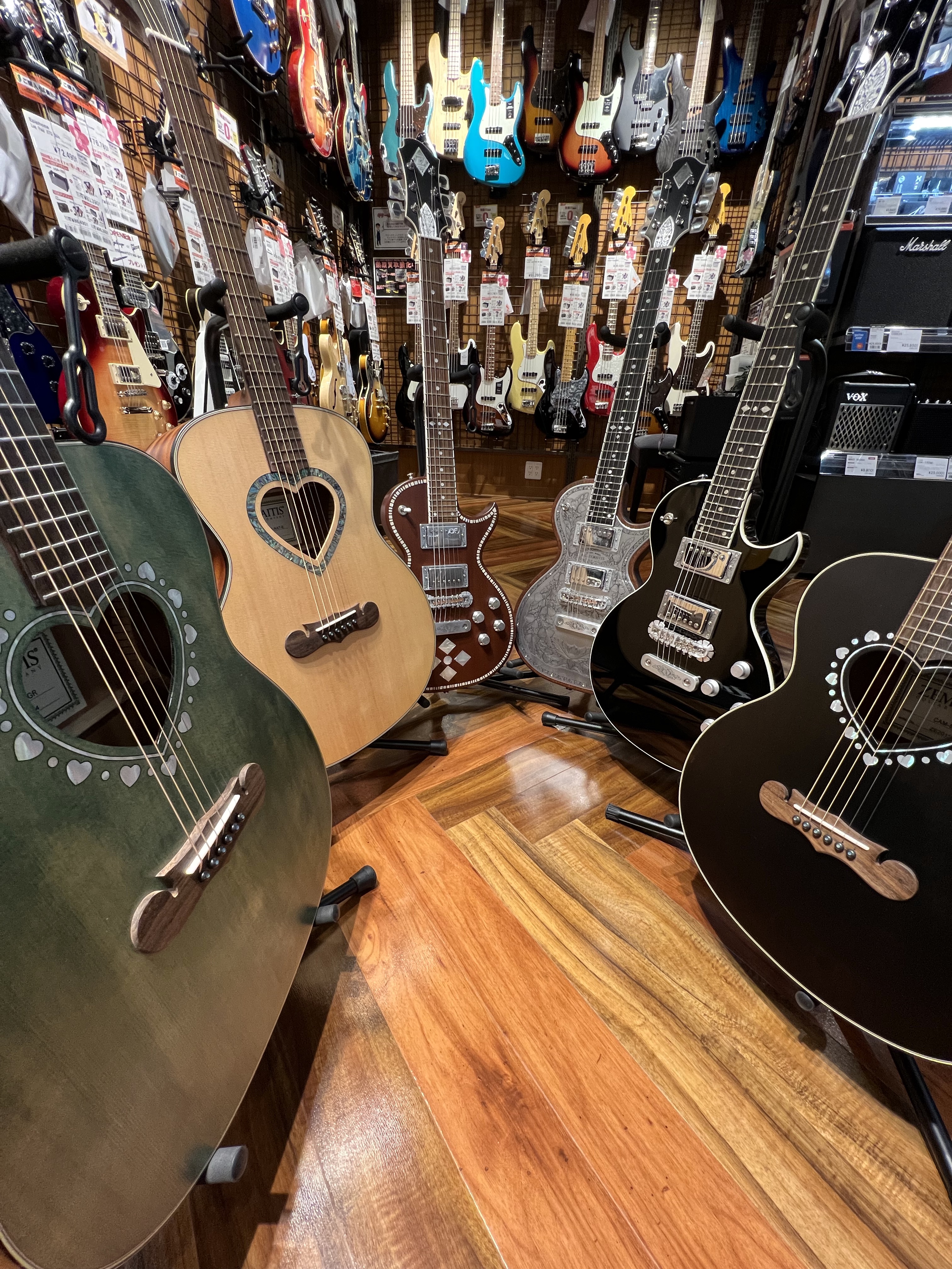 ≪期間限定≫ZEMAITISフェア開催中 現在セブンパーク天美店では「ZEMAITIS」から、アコースティックギター3本、エレキギター3本をご用意しております！中には当店限定の特別価格で販売しているギターもございますので　　　 　　　　　　　　　　　　　　≪開催期間が終了してしまう前に≫　ぜひお試し […]