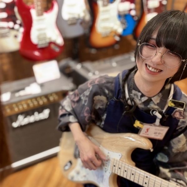 田中（たなか）<br />
得意楽器：エレギター・エフェクター