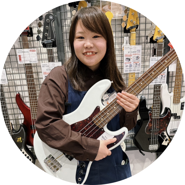 【ギターアドバイザー】<br />
横田（よこた）<br />
-----<br />
3歳からピアノを習い始めたのがきっかけです！中・高は合唱部、大学では軽音楽部でベースもやっておりました！