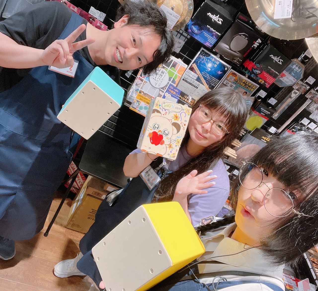 CONTENTS夏休みの宿題にも！ カホンペイント開催☀ミニカホンペイント詳細お申込みフォーム夏休みの宿題にも！ カホンペイント開催☀ ミニカホンに好きなように絵をかいたりスタンプを押したりして作成していきます！ベースとなるカホンは 大阪府堺市美原区にある LiME Cajón(ライム　カホン）さん […]