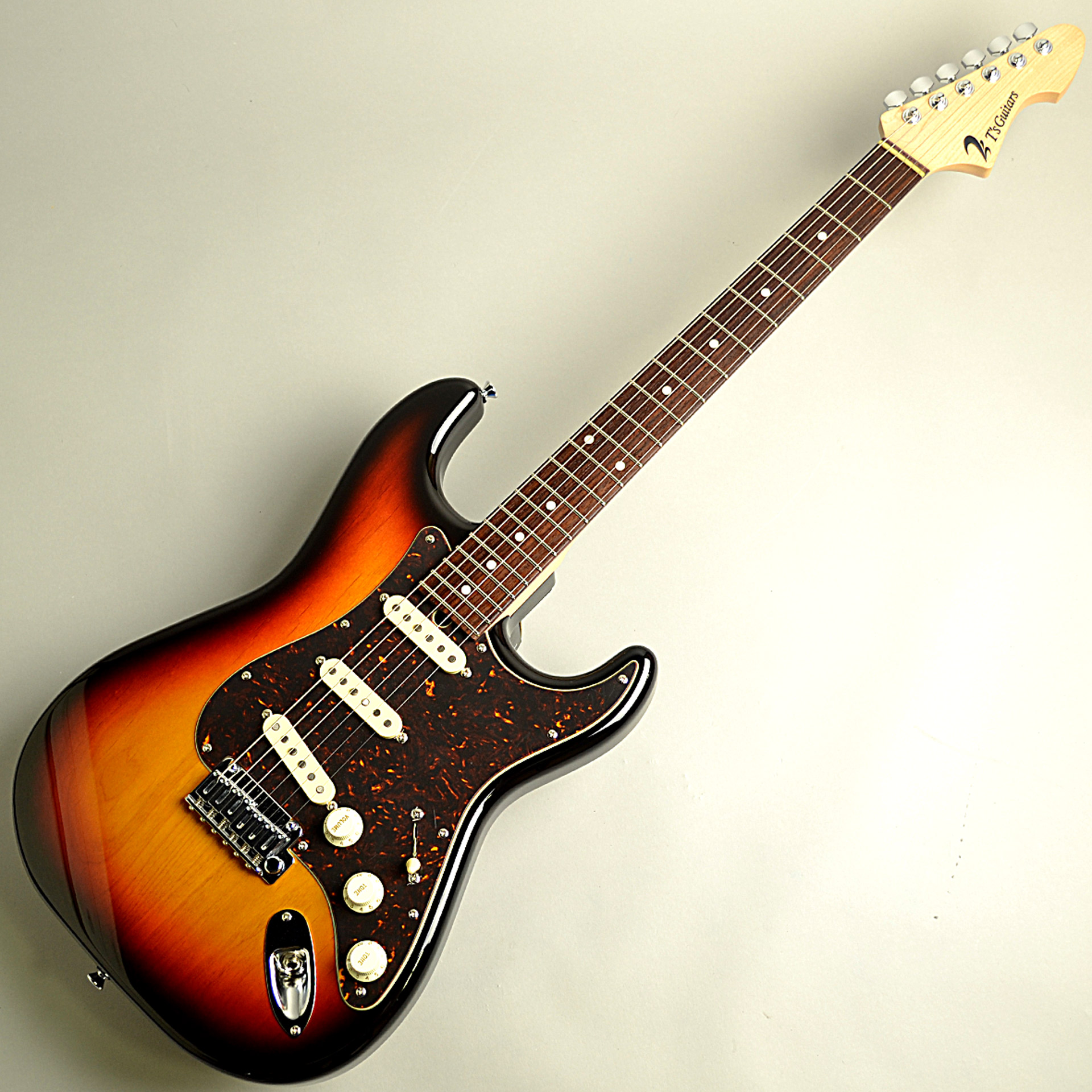【入荷情報】T’s Guitars – ST-Vintage 3-Tone Sunburst