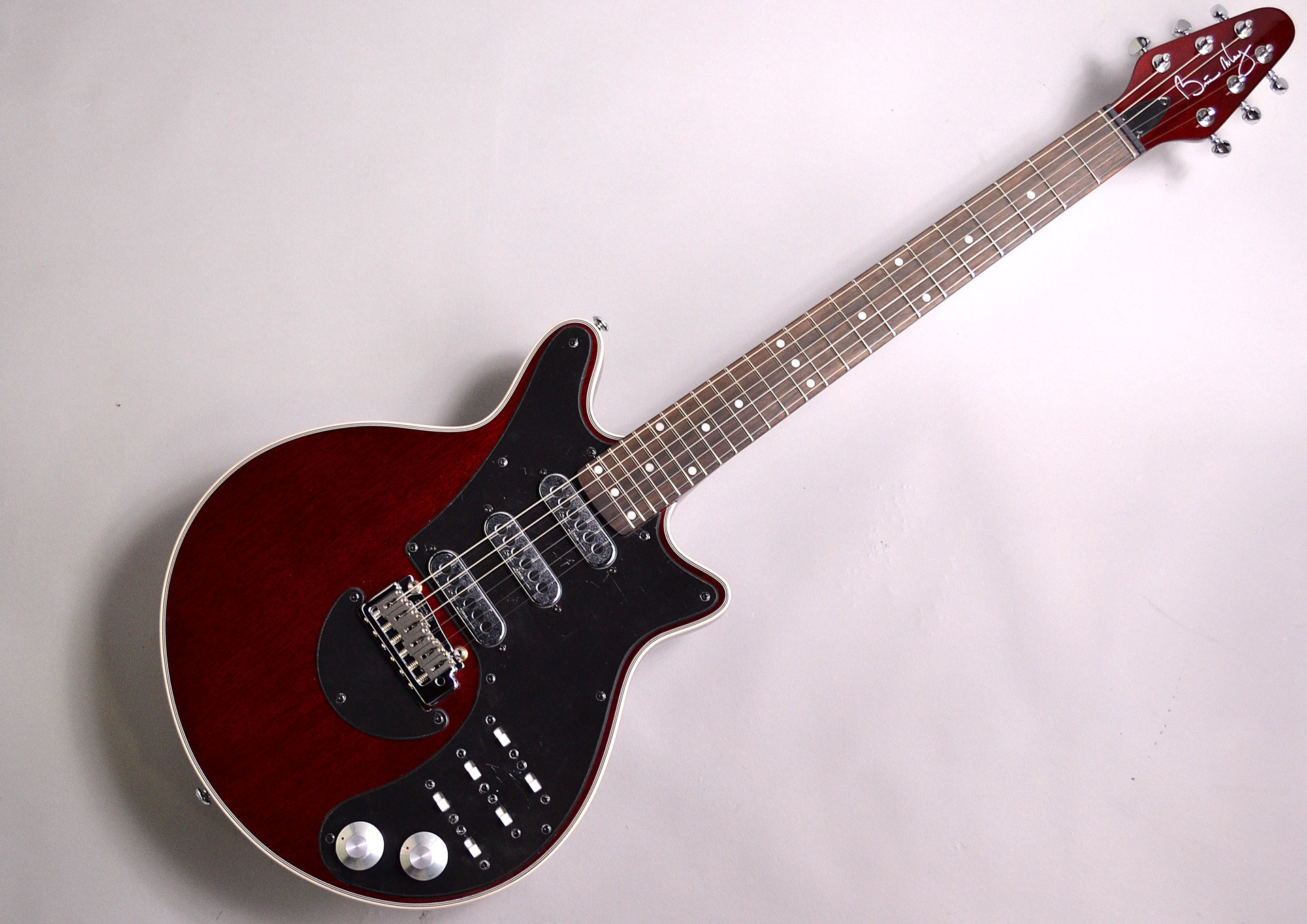 【SOLD】Brian May Guitars – TheBrianMayGuitars Red Special