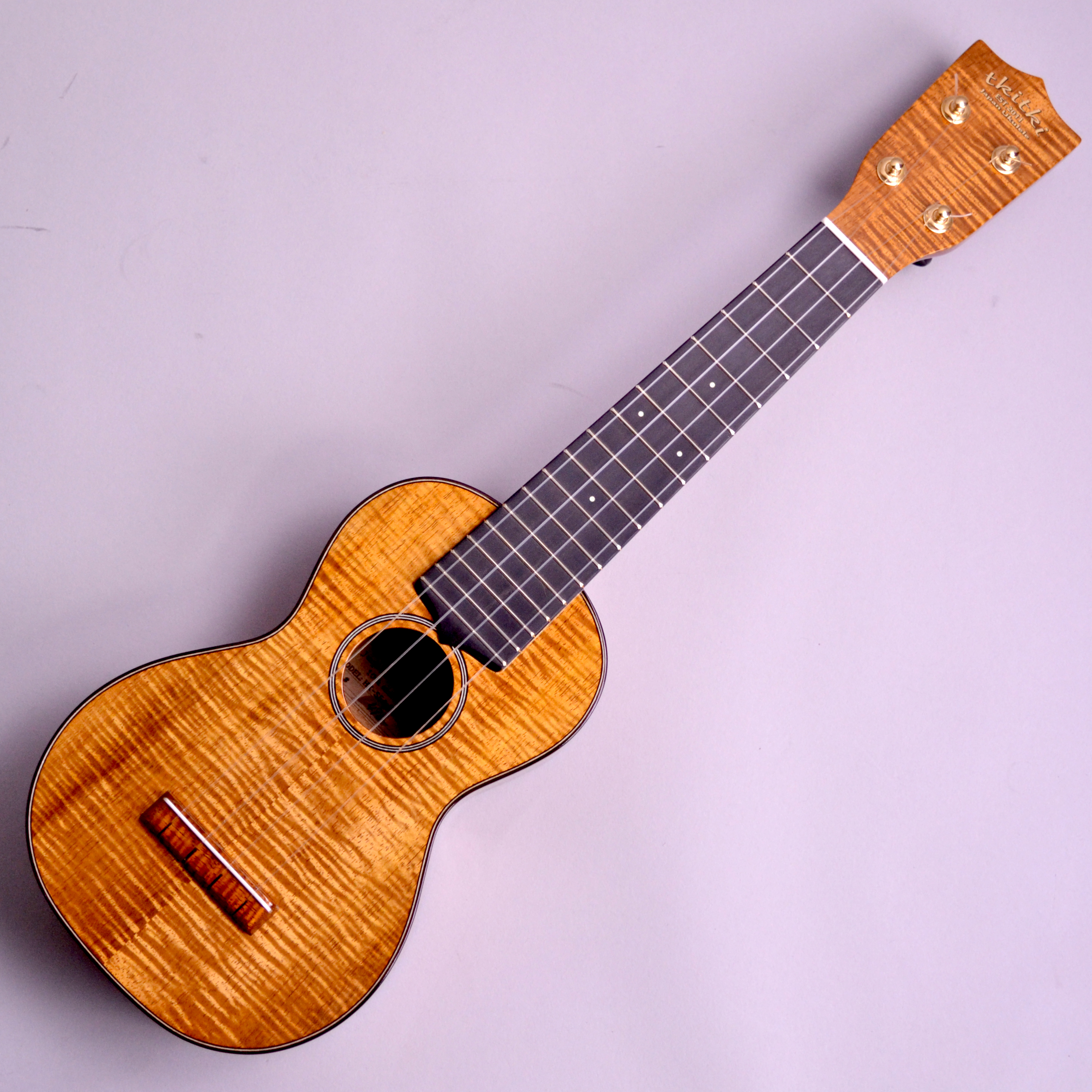 ソプラノウクレレtkitki ukulele