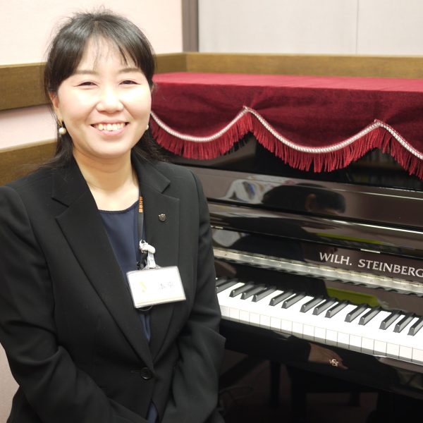 ピアノインストラクター　本平　理恵