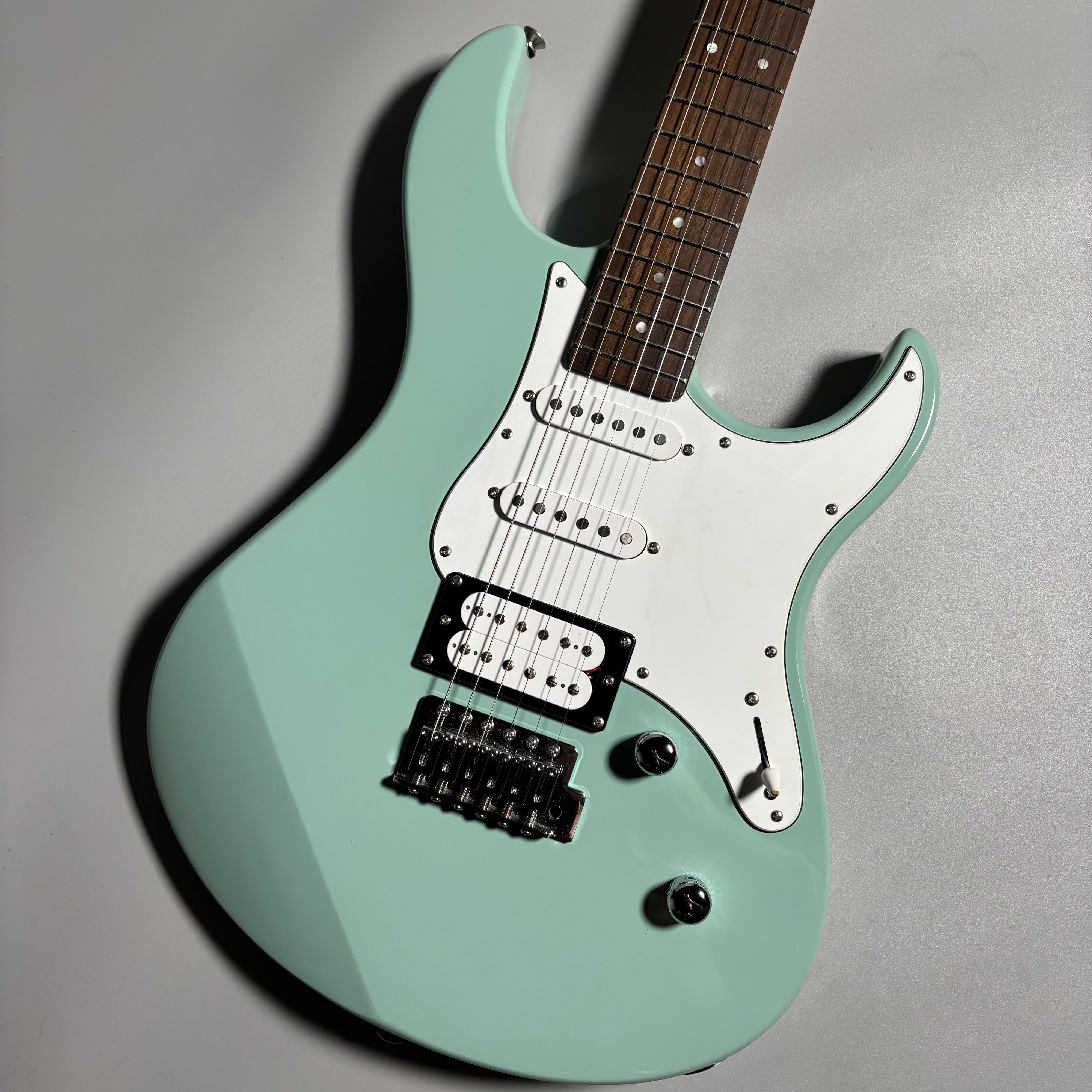 中古エレキギターYAMAHA PACIFICA112V