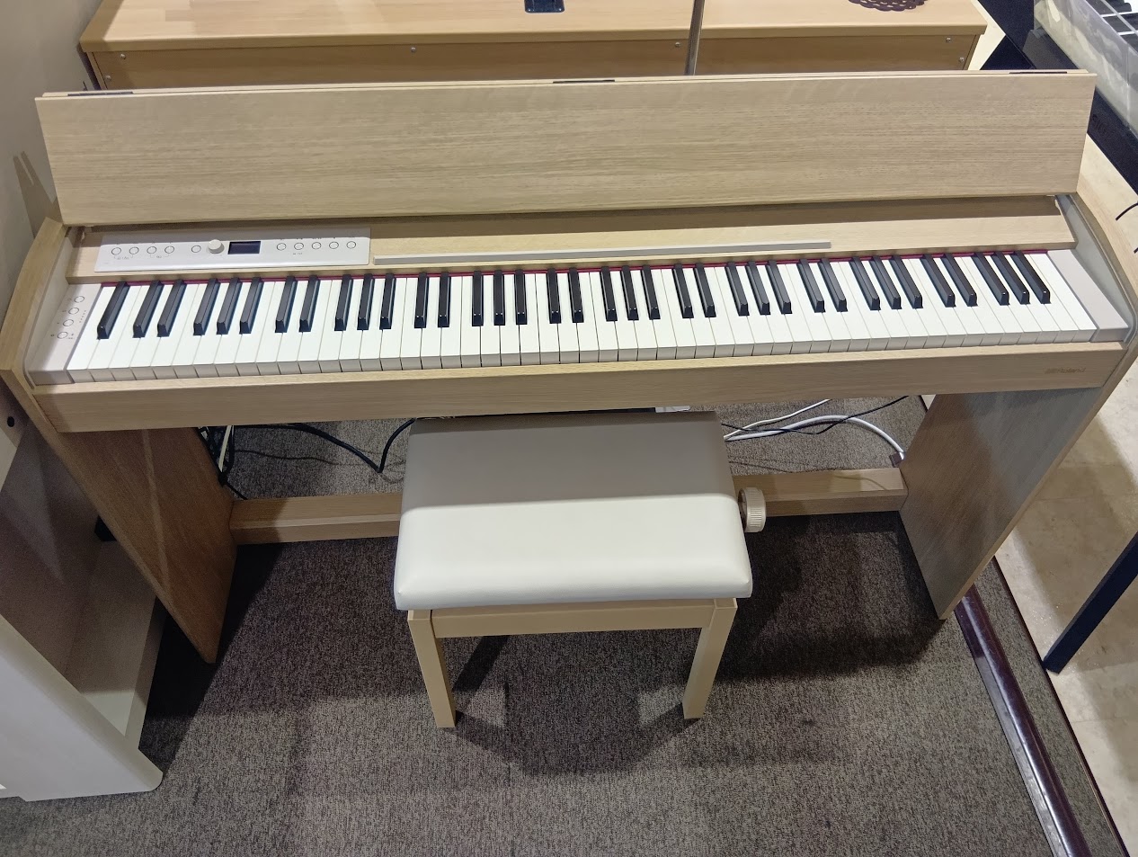 Roland/ローランドF701