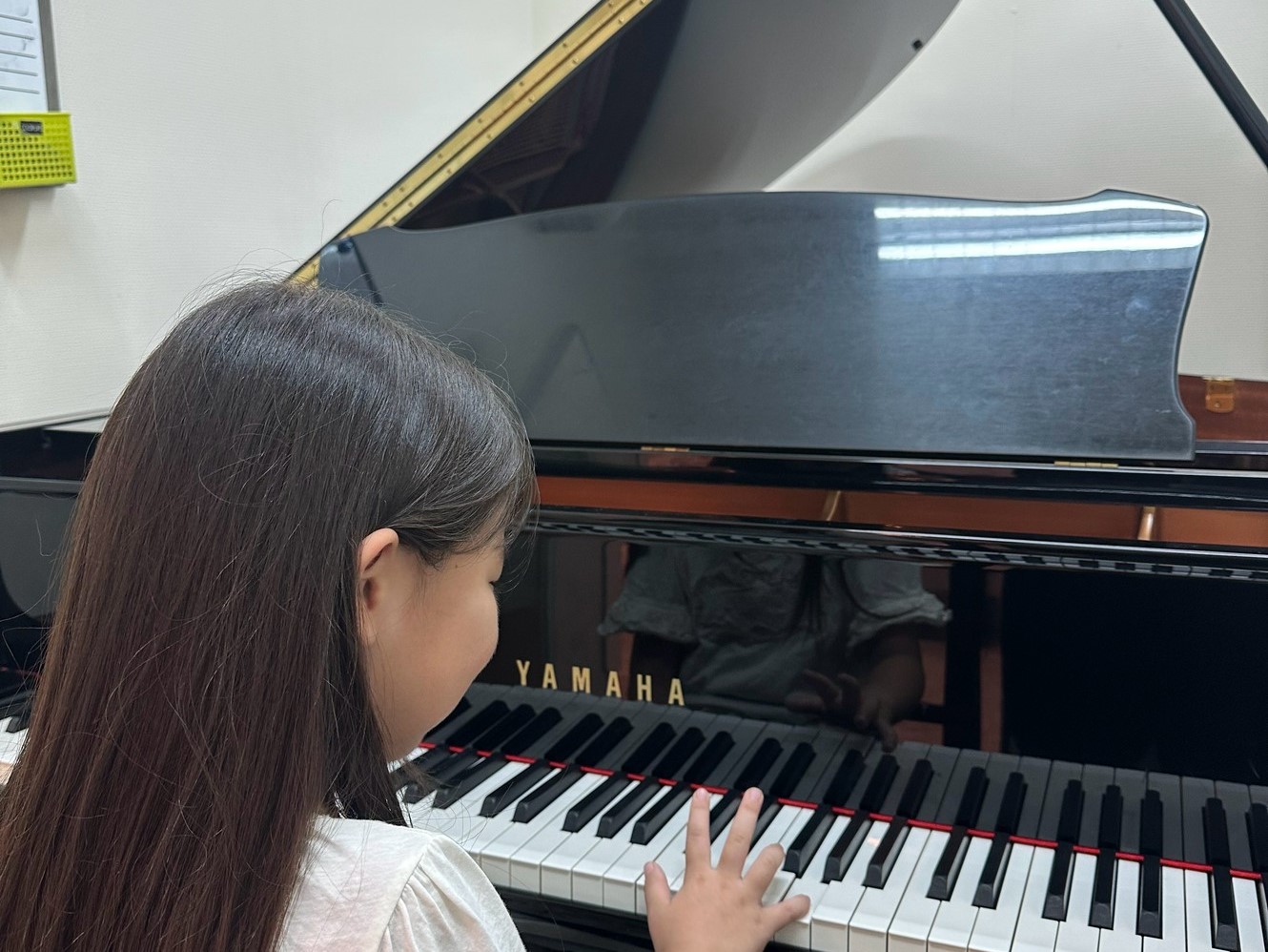 島村楽器のピアノ教室に興味をもっていただき、ありがとうございます！お子様の習い事を始めるにあたり様々な習い事がある中で、どのような教室なのか・先生との相性は・アクセスは良いか・・・など気にされている親御様も多くいらっしゃると思います。 この記事では・ピアノを習うメリット・島村楽器の音楽教室が選ばれる [&hellip;]