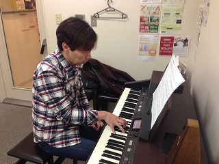 ピアノ　男性　大人　ピアノ教室　島村楽器　水戸