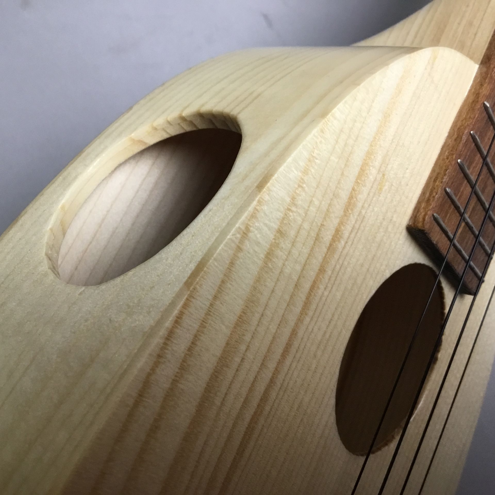 【ウクレレ入荷情報】雪のような道産子ウクレレ？！QUIAM（クワイアン）ソプラノ♪