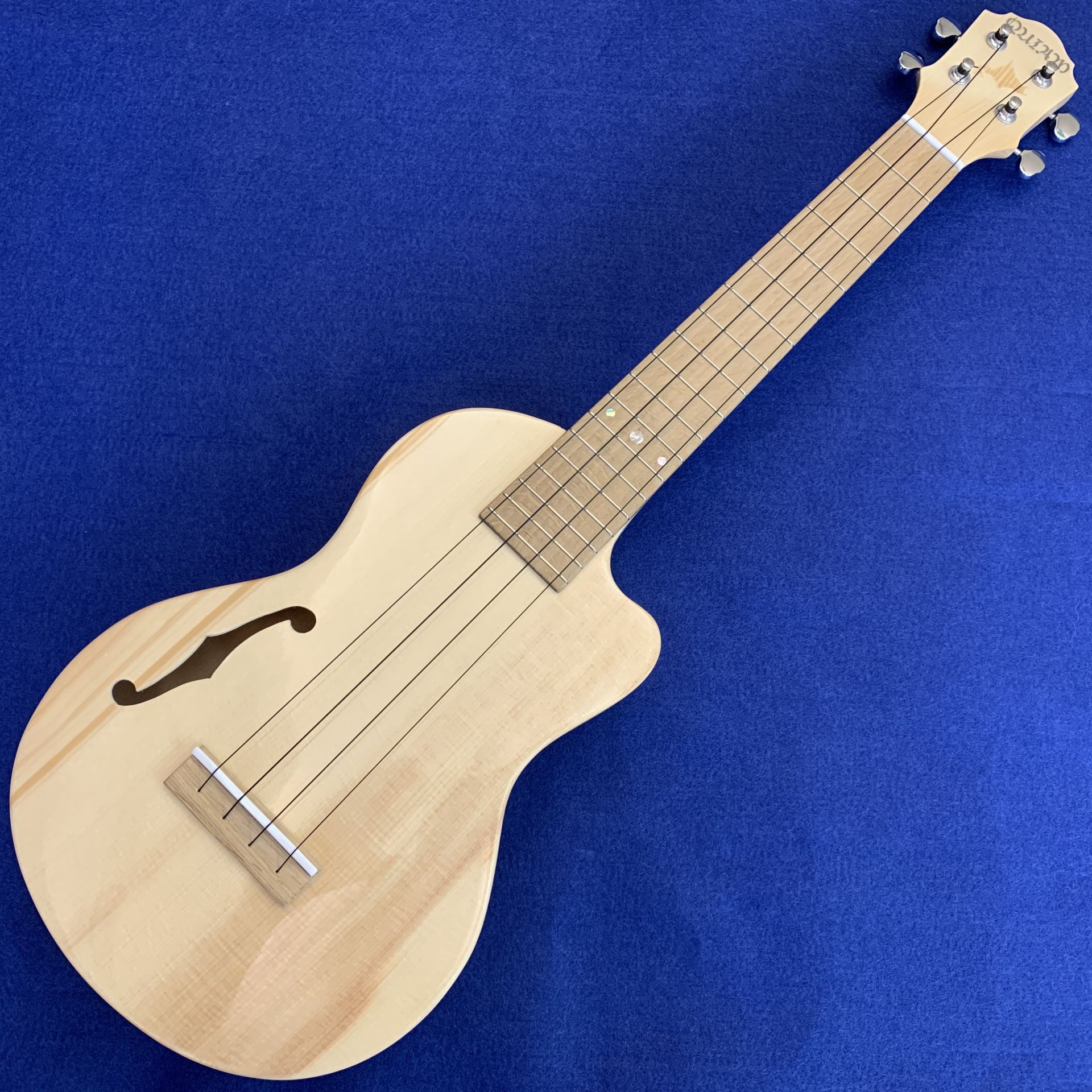 QUIAM Throughneck Ctm Fホール
