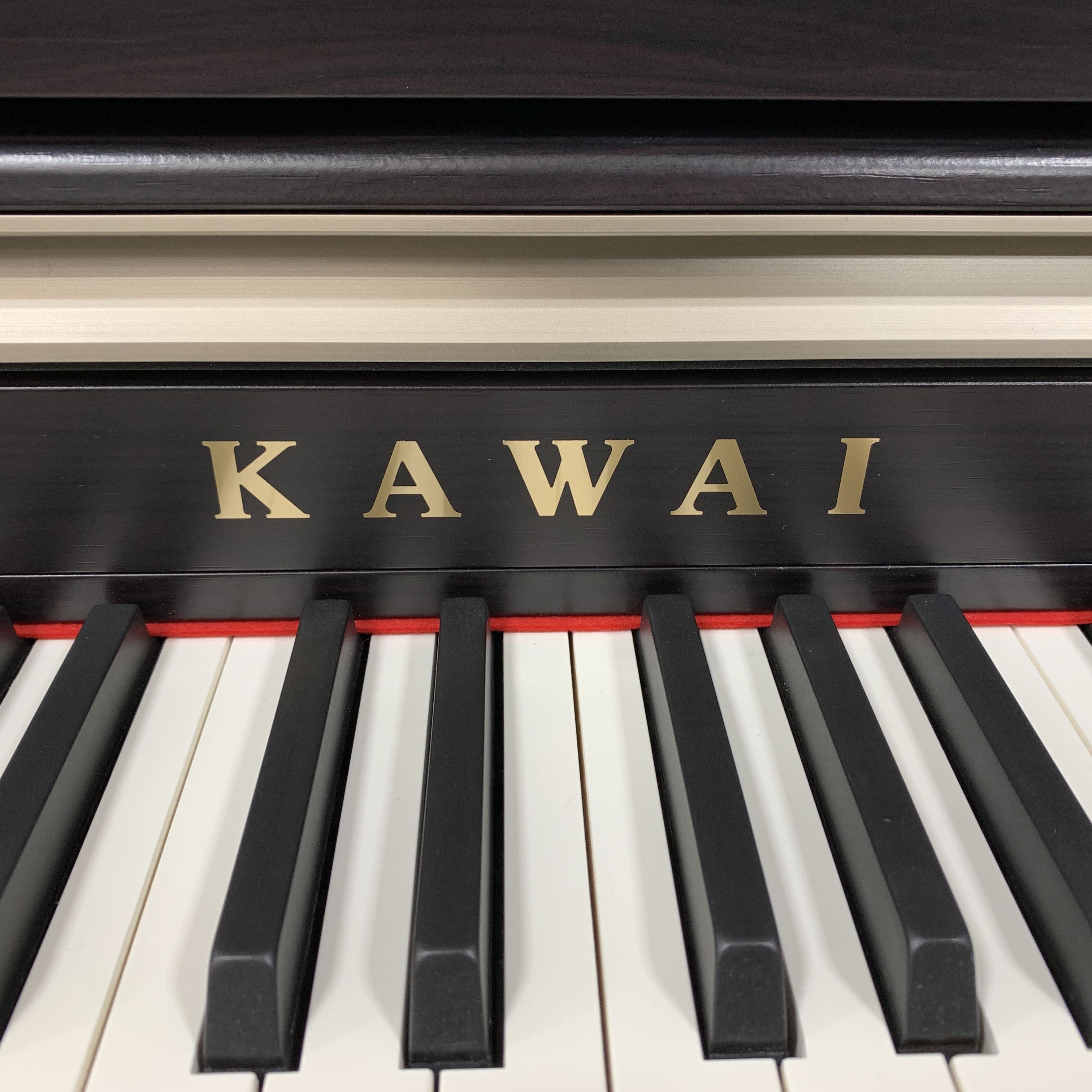 *【商品情報】 |*メーカー|*品番|*販売価格(税込)|*備考| |KAWAI|中古CA17R/2015年製|[!SOLD OUT!]|椅子、ヘッドフォン県内1階配送設置基本料込みのお値段です| *【特徴】 生産完了品]]当社新品時販売価格:160,920 円(税込)]]2015年4月発売モデル。 […]