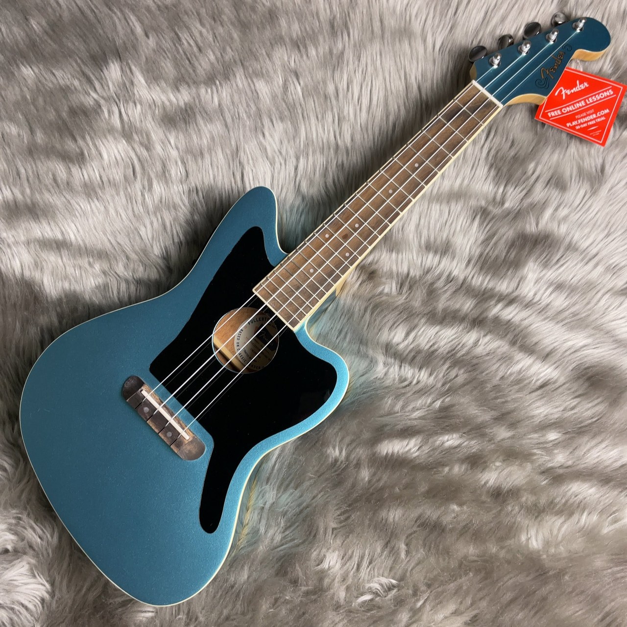 fender エレキウクレレ