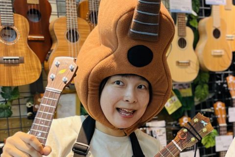 スタッフ写真 副店長 アコースティックギター ウクレレ 防音 イベント 本山