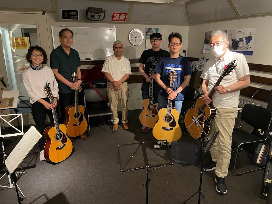 皆様、こんにちはこんばんは！スタッフもとやまですっ！お忙しい中お集りいただき本当にありがとうございます！今回は6名の参加でした！初めての方もありがとうございます！！楽しかったですね！フォークソング好きな大人の皆さまがそれぞれの想いを持ってご参加されています。これからもお気軽に発表しにいらしてください […]