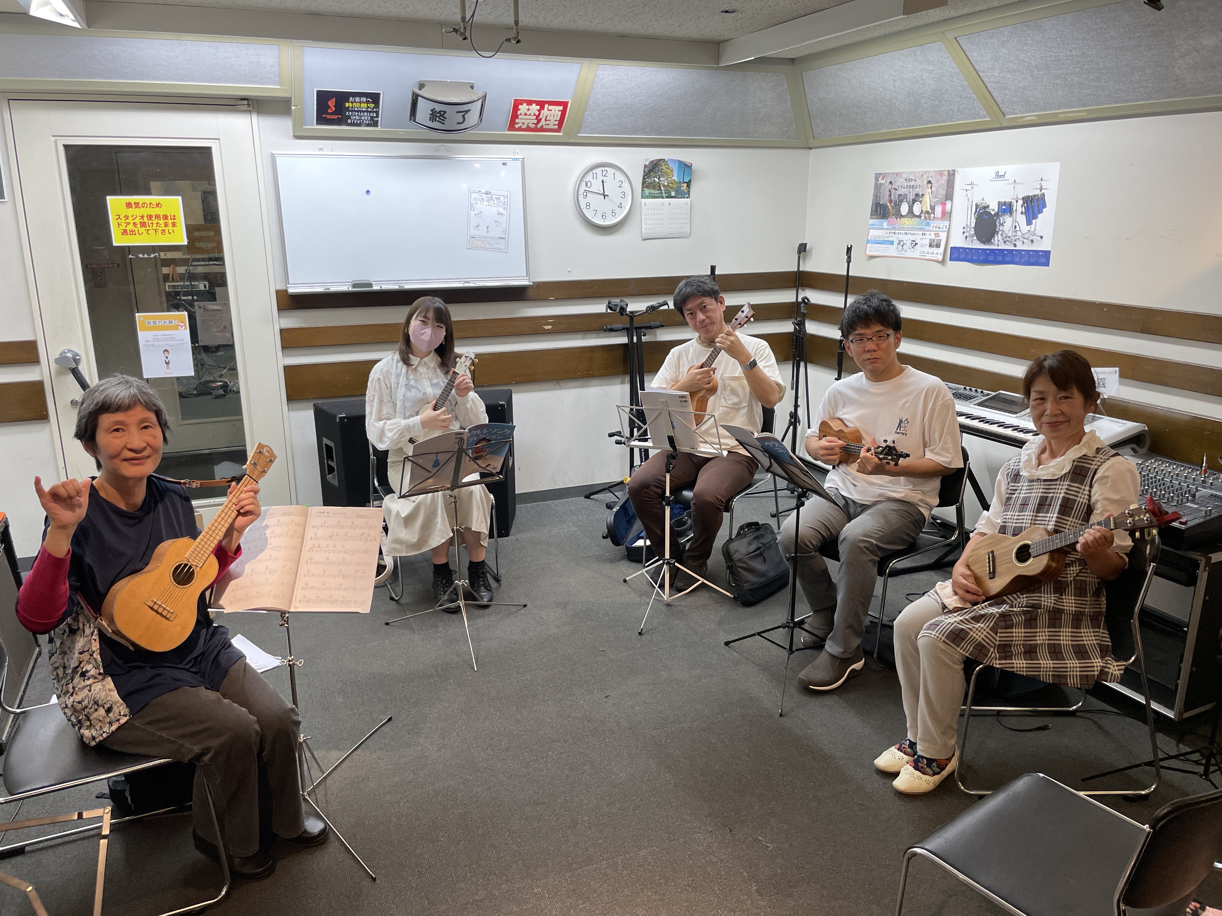みなさまこんにちは、こんばんは!スタッフもとやまですっ! 次回はミニ発表会の練習もかねて、アンサンブルの曲「糸」に挑戦したいと考えています。リピーターの方も初めての方もお気軽にどうぞ! 次回は7月16日(日)11:00~皆様のご参加お待ちしております。参加はこちらから→水戸マイム店ウクレレサークル
