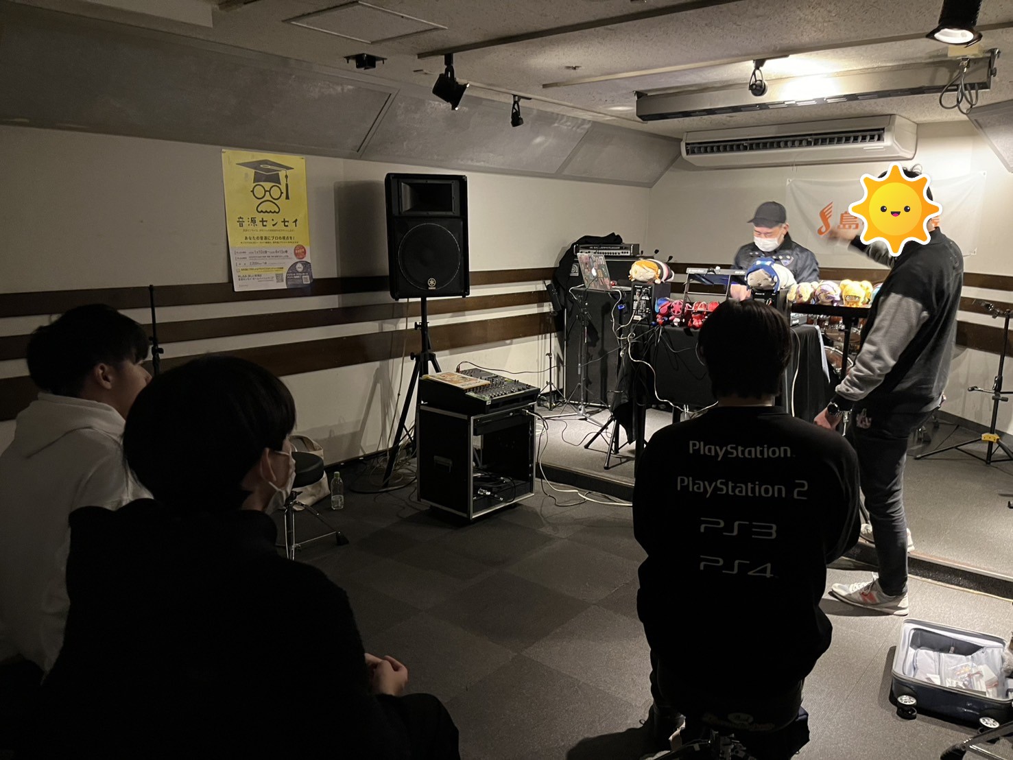こんにちは！DJ担当の鶴巻です。今回は1/11(土)に開催されたDJサークルの様子をレポートしていきます！ 今回も場所はAスタジオでの開催でした！DDJ-FLX10を使用し、できる限りの大きな音でDJ♪今回もプチクラブのような雰囲気で楽しめました。4名様がご参加くださり、見学の方もお見えになり、楽し […]