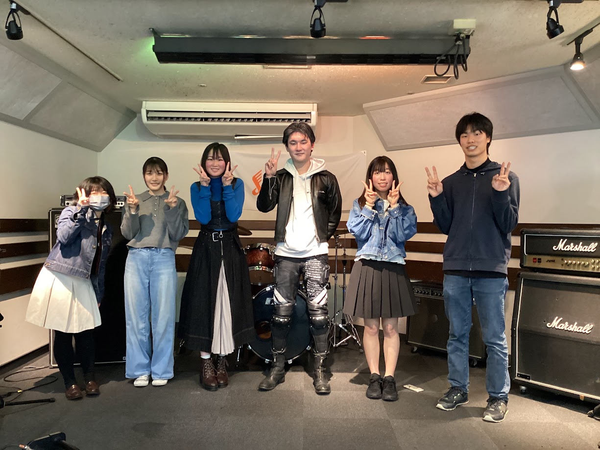 こんにちは！水戸地下LIVE担当の高倉です。3月16日（日）に開催された『水戸地下LIVE 2025』の様子をレポートしたいと思います！ 今回は「人造人間NERVOUS」、「OrCa.」の2組にご出演いただきました！ CONTENTS出演バンド最後に出演バンド 人造人間NERVOUS OrCa. 最 […]