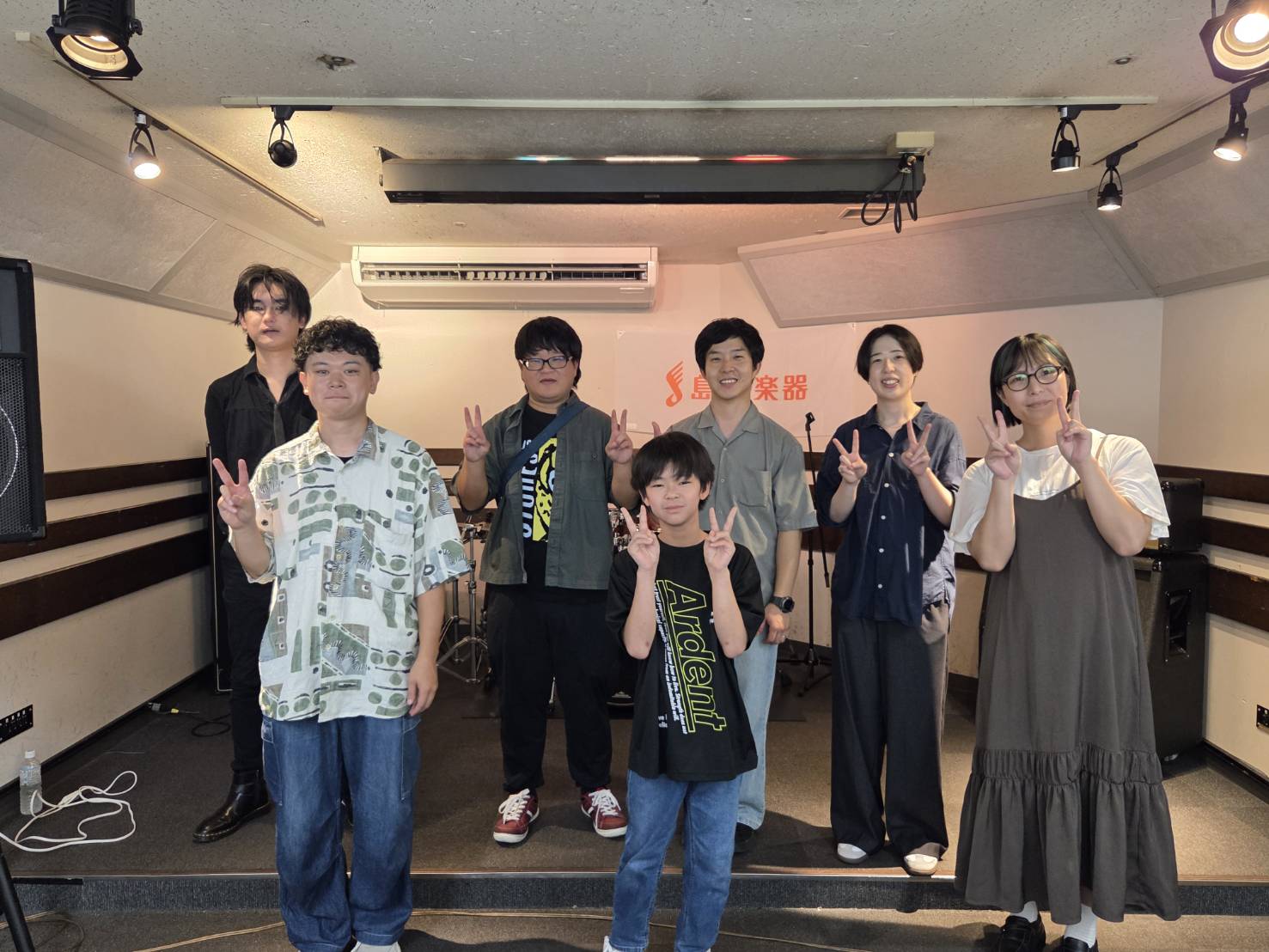 こんにちは！水戸地下LIVE担当の高倉です。9月28日（日）に開催された『水戸地下LIVE 2025』の様子をレポートしたいと思います！ 今回は「英太」「たかのなつき」「人造人間NERVOUS」「Roll」の4組にご出演いただきました！ CONTENTS出演バンド最後に出演バンド 英太 たかのなつき […]