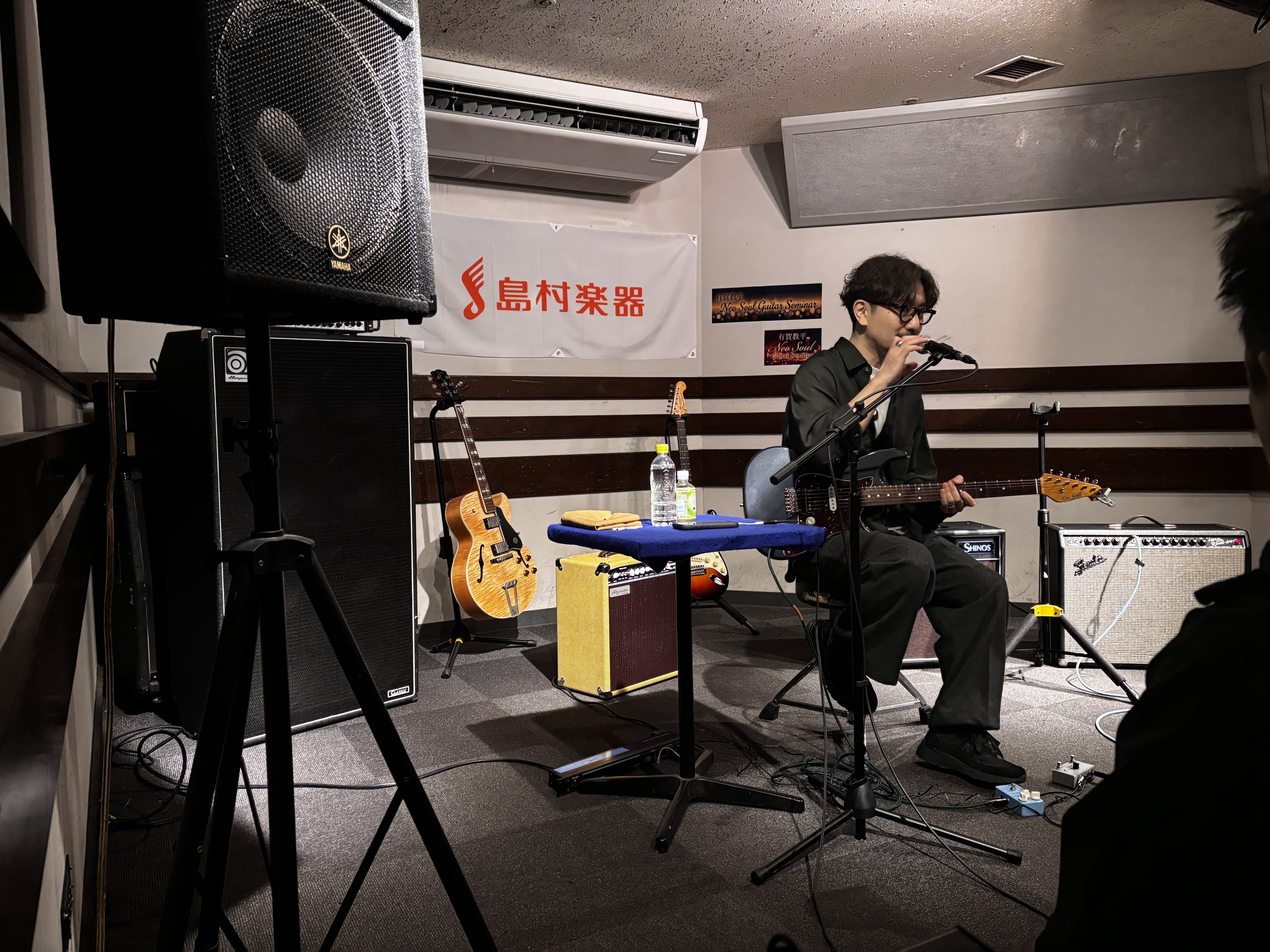 CONTENTSセミナーレポートセミナー終了後有賀教平氏　Profile有賀教平氏著書セミナーレポート 皆様ご覧いただきありがとうございます。 島村楽器水戸マイム店　関＆島田です。 先日行われたイベント、有賀教平さんによる「はじめてのネオソウルギターセミナー」の様子をお伝えいたします！ こちらのセミ […]