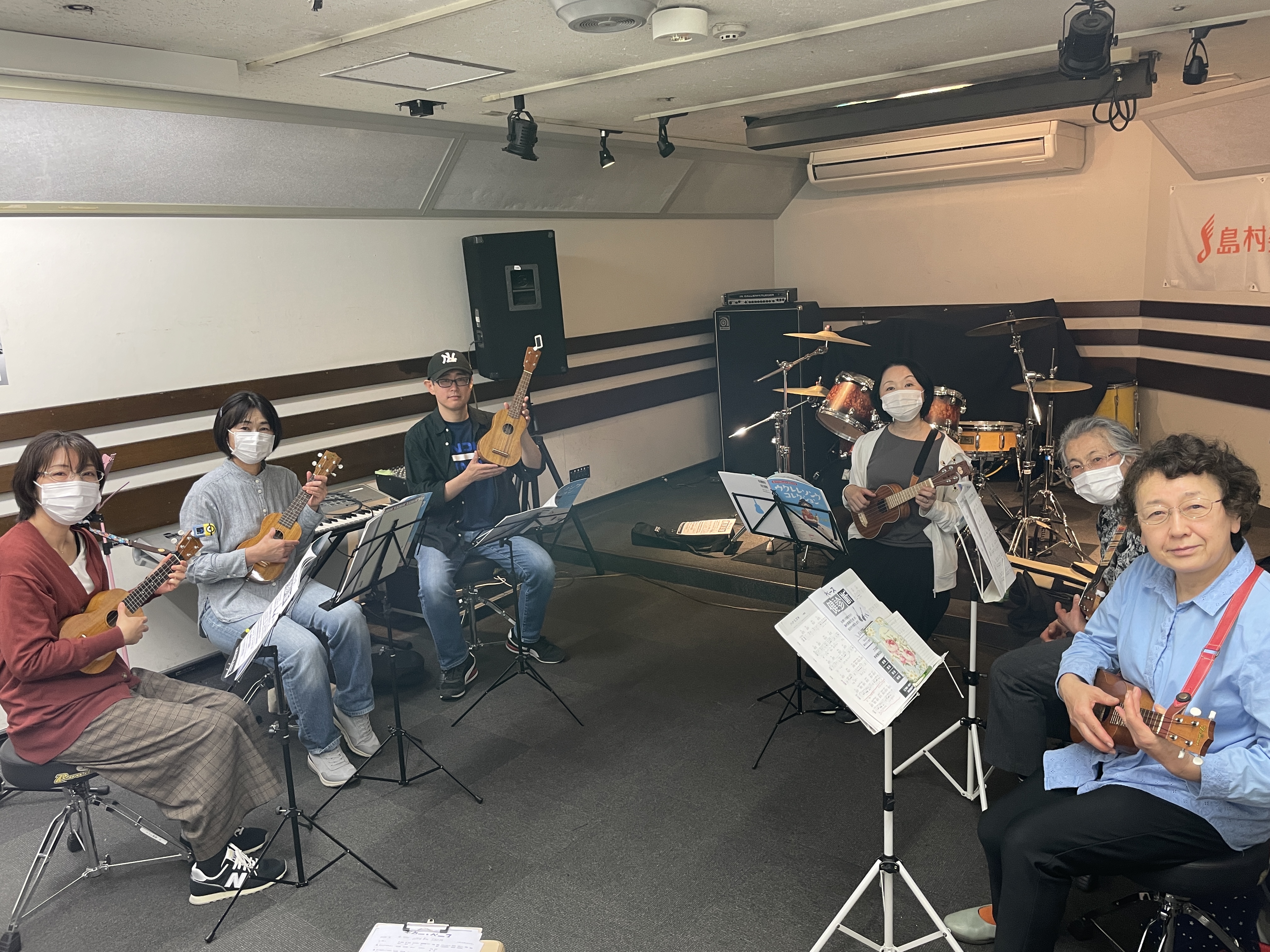 みなさまこんにちは、こんばんは！スタッフもとやまですっ！課題曲は「きらきら星」でした！ 2人ペア、3名グループでの合奏を試みてみましたが、それぞれに工夫されて練習されていました！ 久しぶりのご参加の方もいらっしゃり、とっても嬉しいです。またお気軽に遊びにいらしてくださいね♪みなさまお越しいただきまし [&hellip;]