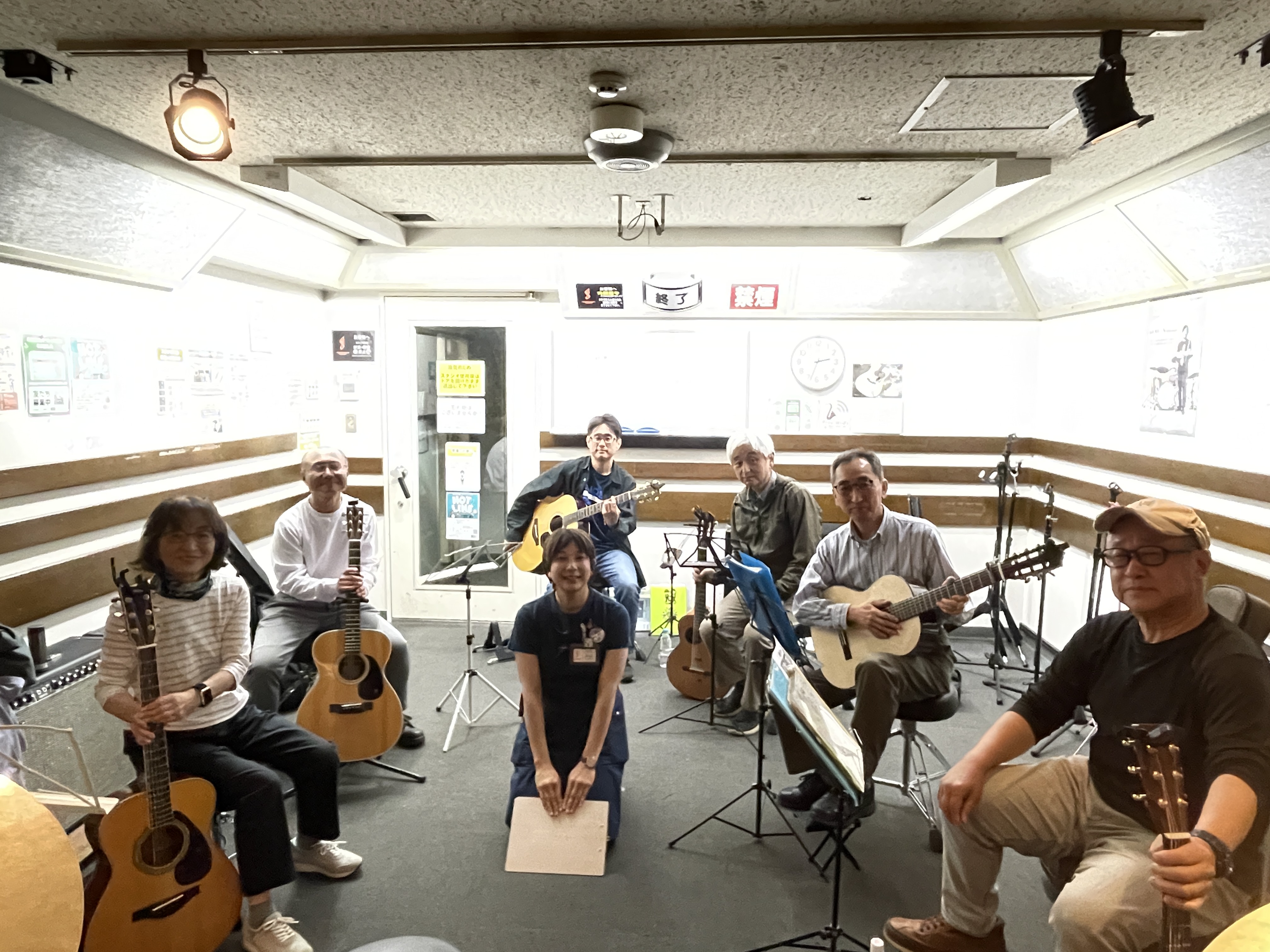 こんにちは！『青春フォーク＆ポップス小さな音楽会』担当の本山です。今回は4/12（日）に開催された『青春フォーク＆ポップス小さな音楽会』の様子をレポートしていきます！今回は6名のご参加で弾き語り、ソロギターもありとってもバラエティ豊かな回でした。それぞれの個性が光るとっても素敵なパフォーマンスでした [&hellip;]