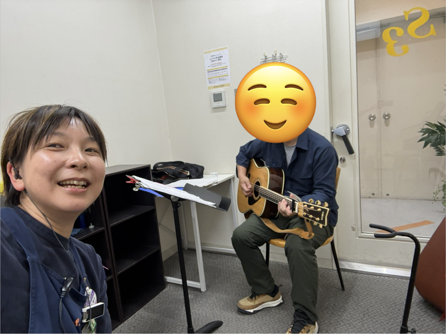 こんにちは！『平成ど真ん中J-POP弾き語り会』担当の本山です。今回は5/3（日）に開催された『平成ど真ん中J-POP弾き語り会』の様子をレポートしていきます！ 今回は1名のご参加で弾き語り、私も2曲歌わせていただきました！素晴らしいピッキングで、とても素敵な歌声ありがとうございます！ まずは一曲ず [&hellip;]