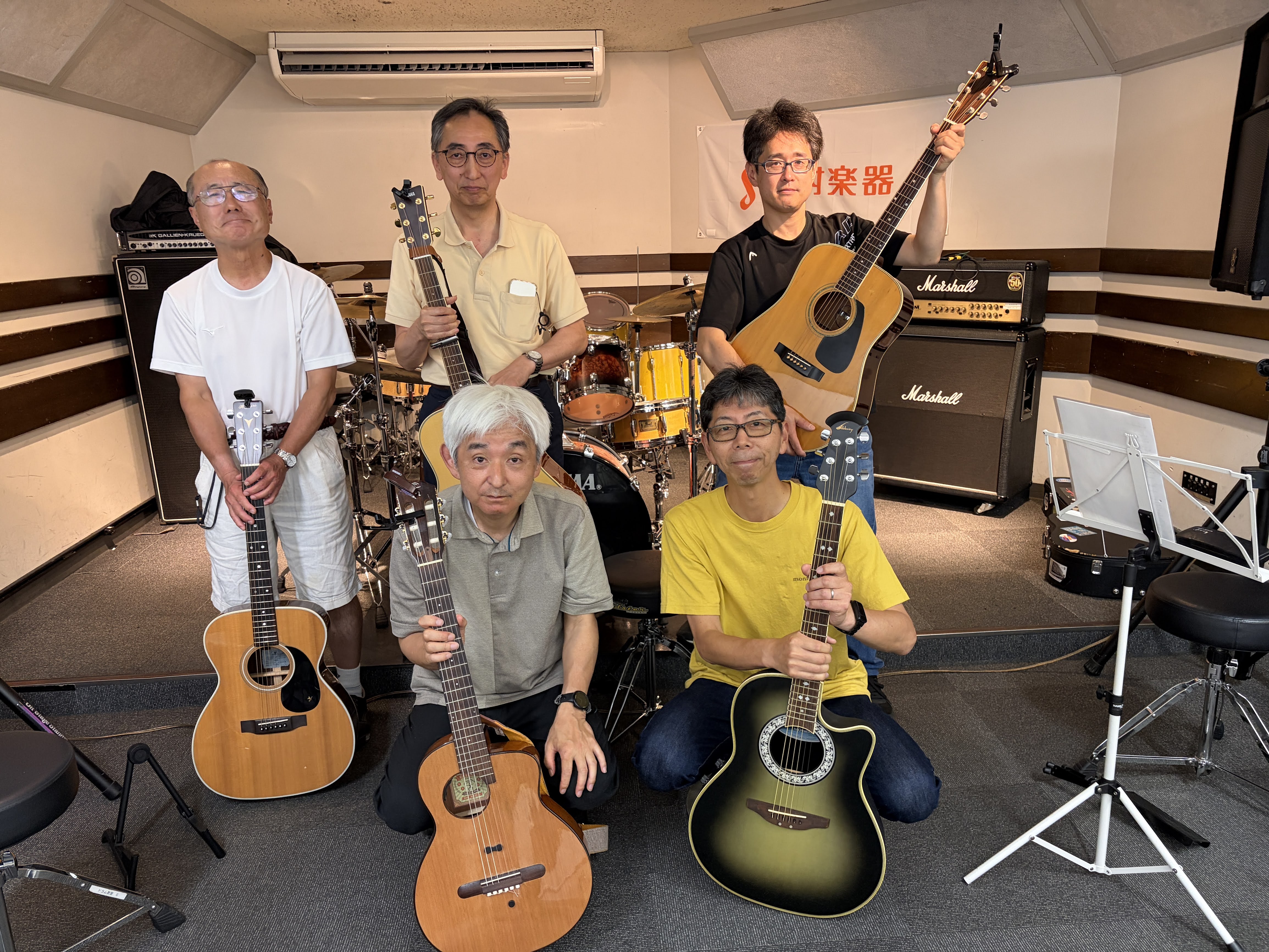 こんにちは！『青春フォーク＆ポップス小さな音楽会』担当の本山です。今回は6/13（土）に開催された『青春フォーク＆ポップス小さな音楽会』の様子をレポートしていきます！今回は5名のご参加で初参加のかたもおり、嬉しかったです！弾き語り、ソロギターもありとってもバラエティ豊かな回でした。それぞれの個性が光 [&hellip;]