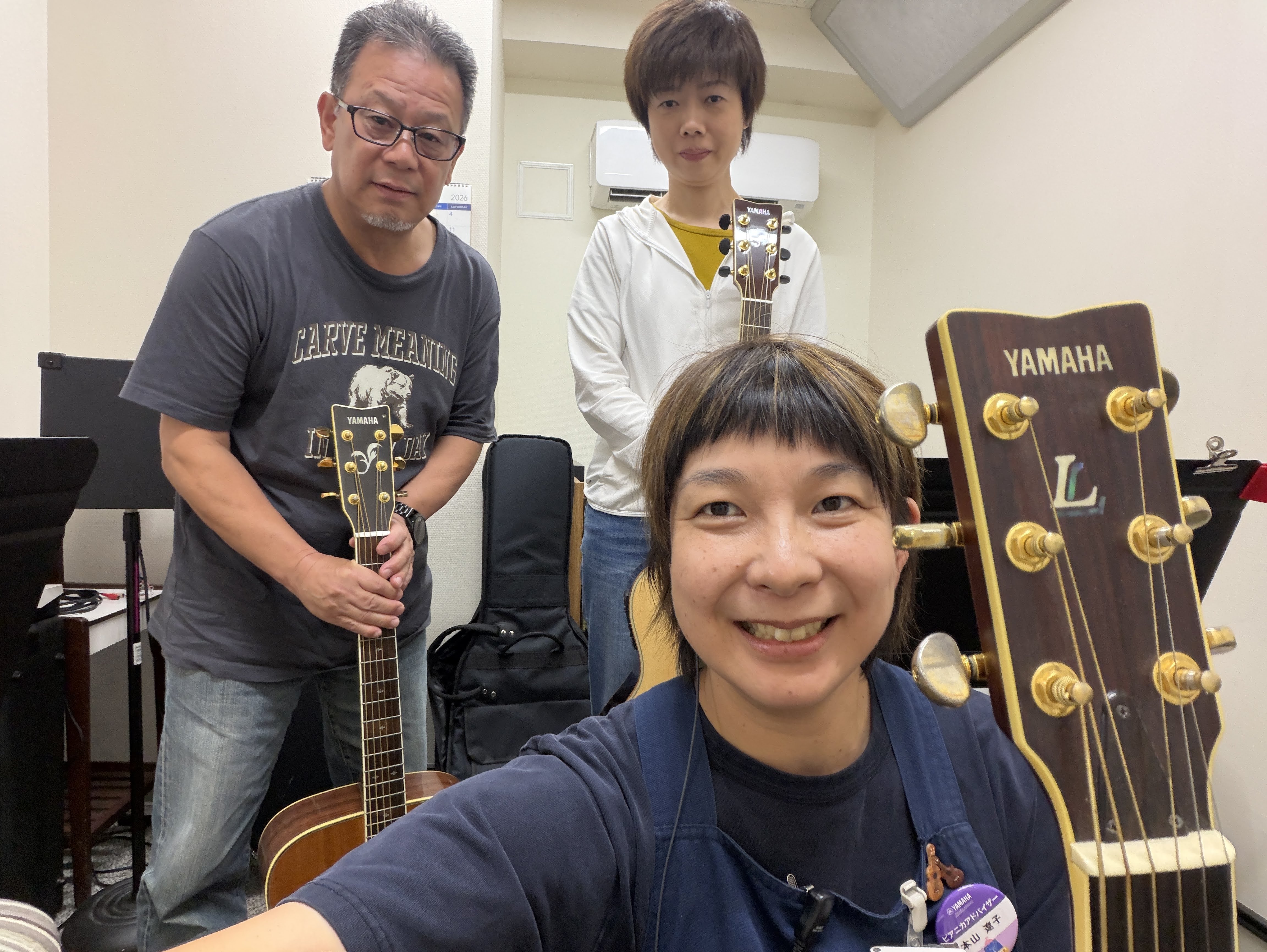 こんにちは！『平成ど真ん中J-POP弾き語り会』担当の本山です。今回は7/5（日）に開催された『平成ど真ん中J-POP弾き語り会』の様子をレポートしていきます！ 今回は2名のご参加で弾き語り、私も2曲歌わせていただきました！緊張しながらも練習されてきた歌を3曲披露してくださいました！ありがとうござい [&hellip;]