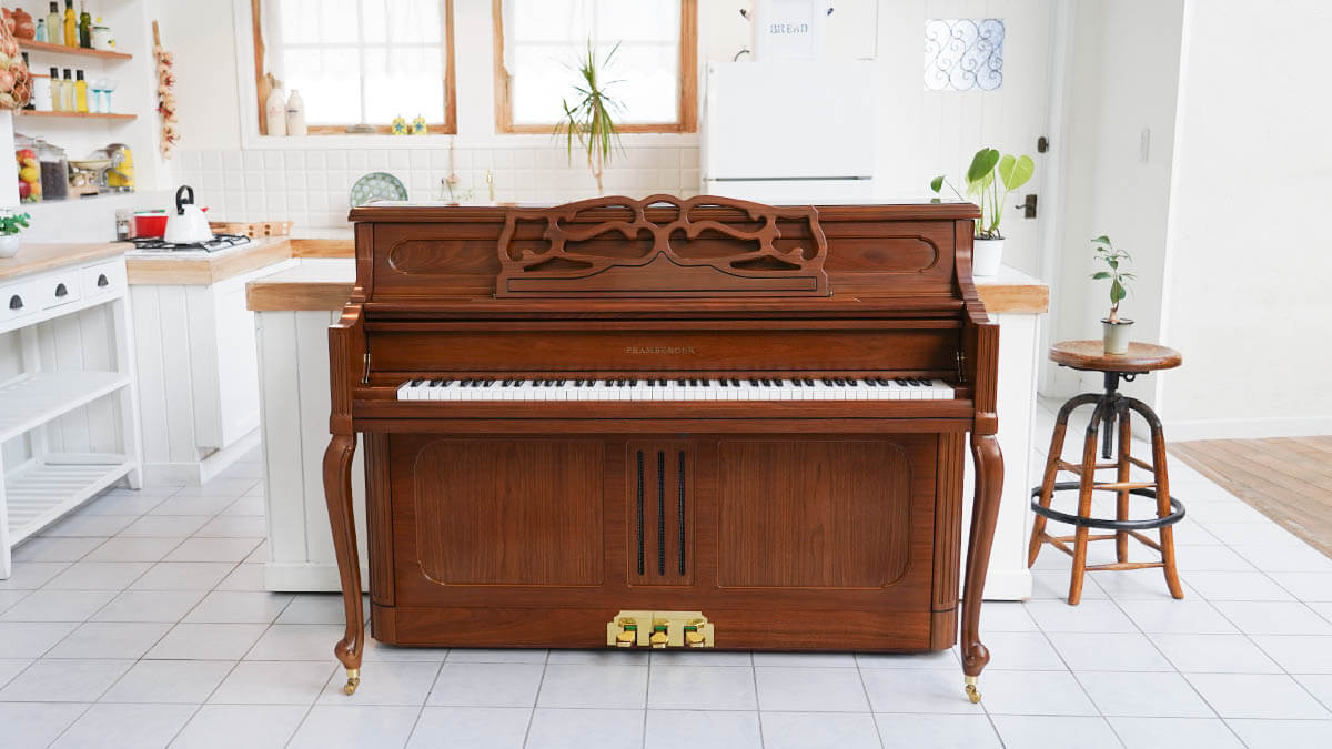 新品アップライトピアノPRAMBERGER PV110