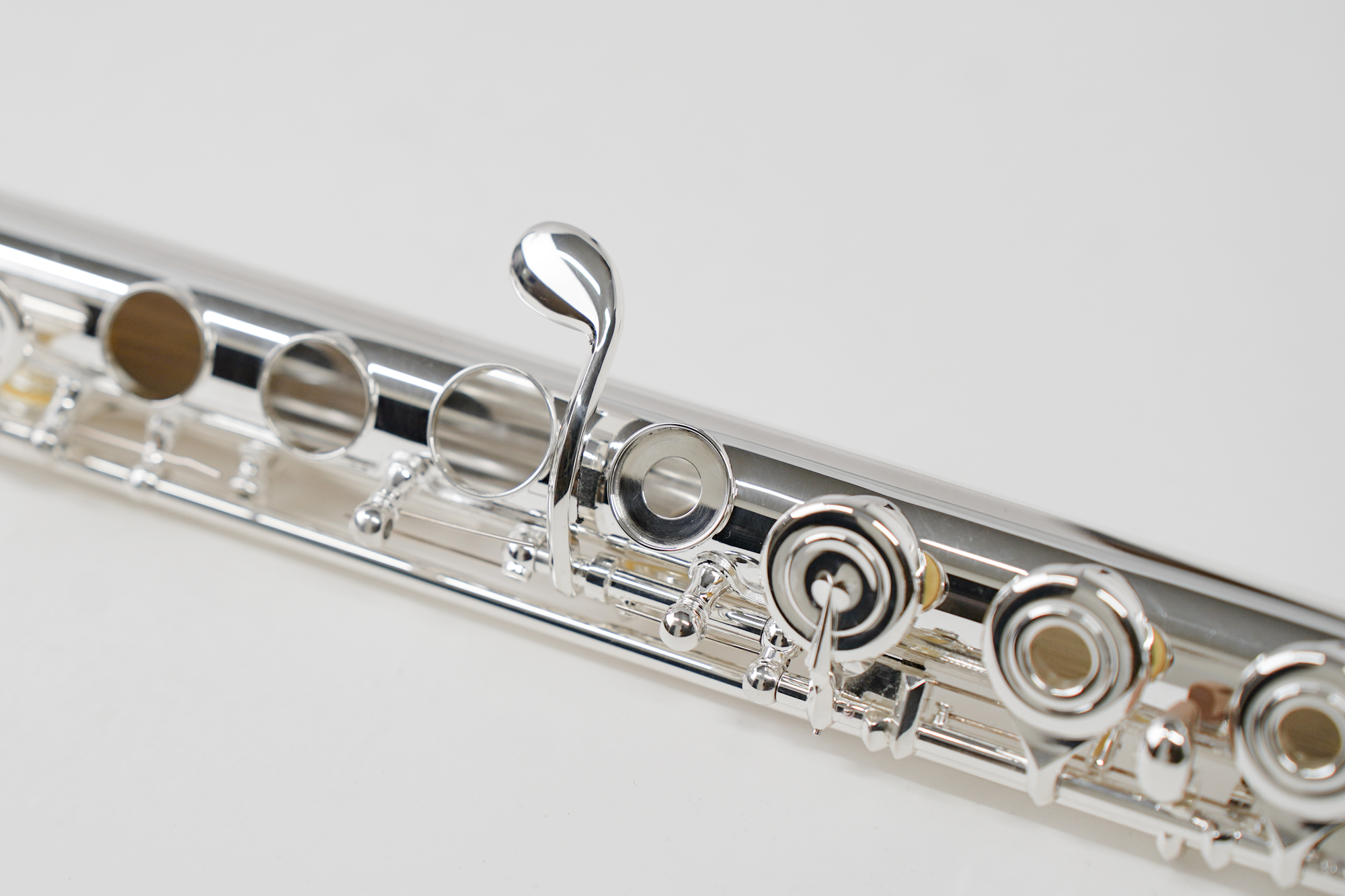 皆さんこんにちは！島村楽器イオンモール水戸内原店　管楽器担当の寺門です！ 4月17日(金)より、アメリカはボストンに拠点を置く、世界を代表するフルートブランド「POWELL FLUTES BOSTON（パウエル・フルート・ボストン）」と、島村楽器とのコラボレーションモデルが発売開始となりました！ ※ [&hellip;]