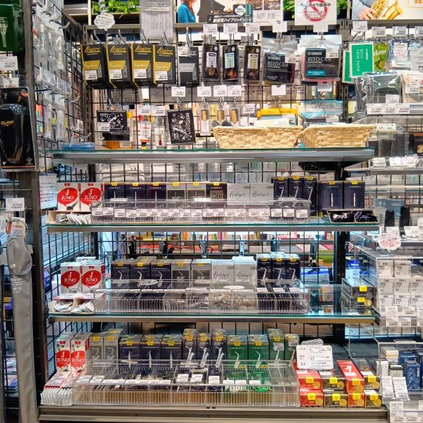 リードや小物なども！<br />
お取り寄せもお気軽にお申し付けください！