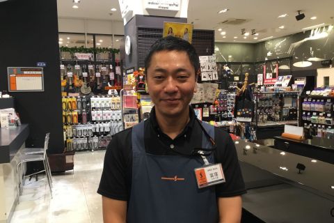 スタッフ写真 副店長 富窪