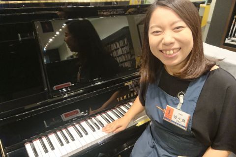 スタッフ写真 ピアノ、管弦楽器 佐々良