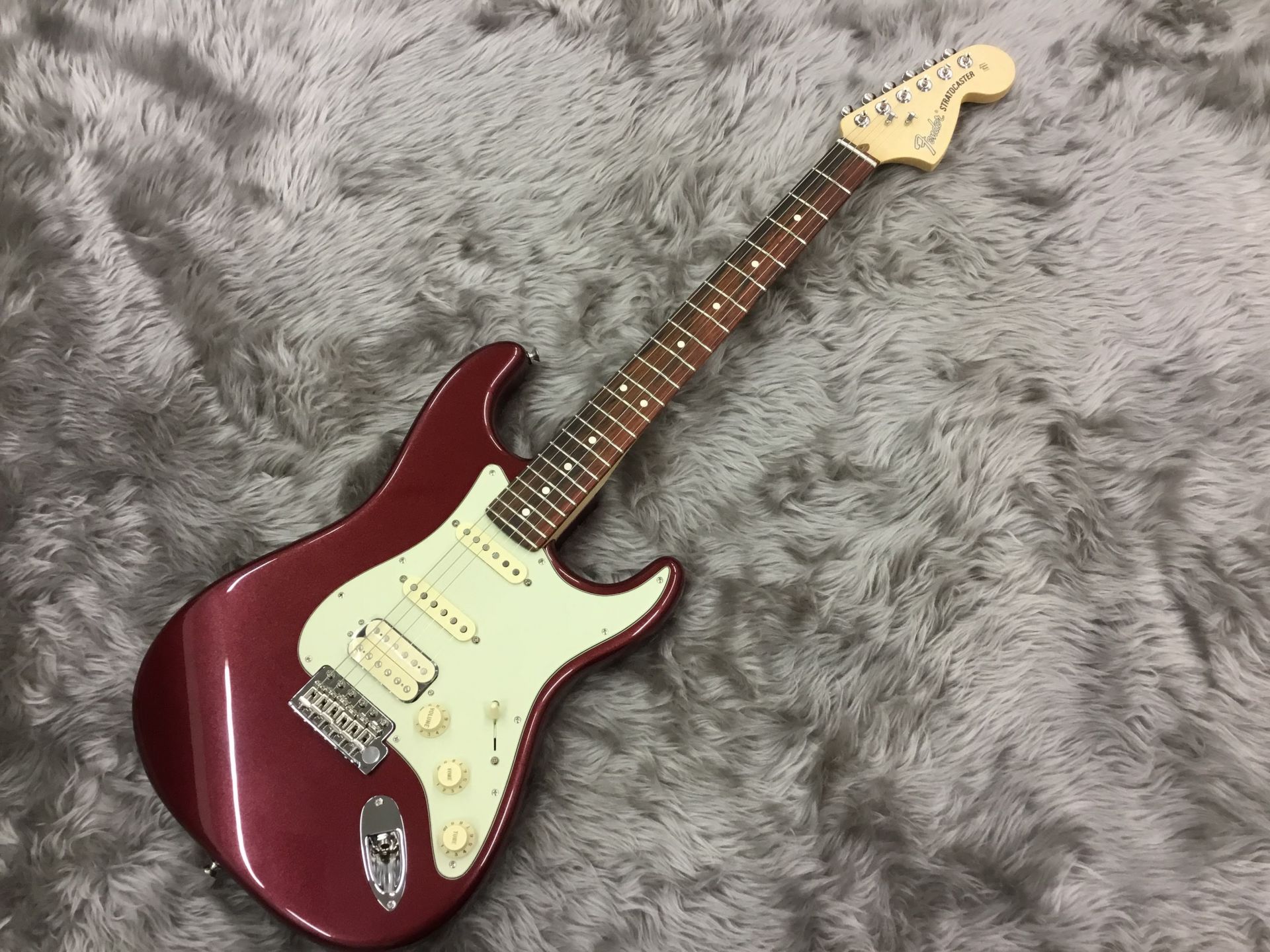 「Fender Japan AM PERF ST HSS RW-AUB」税込み143,856円