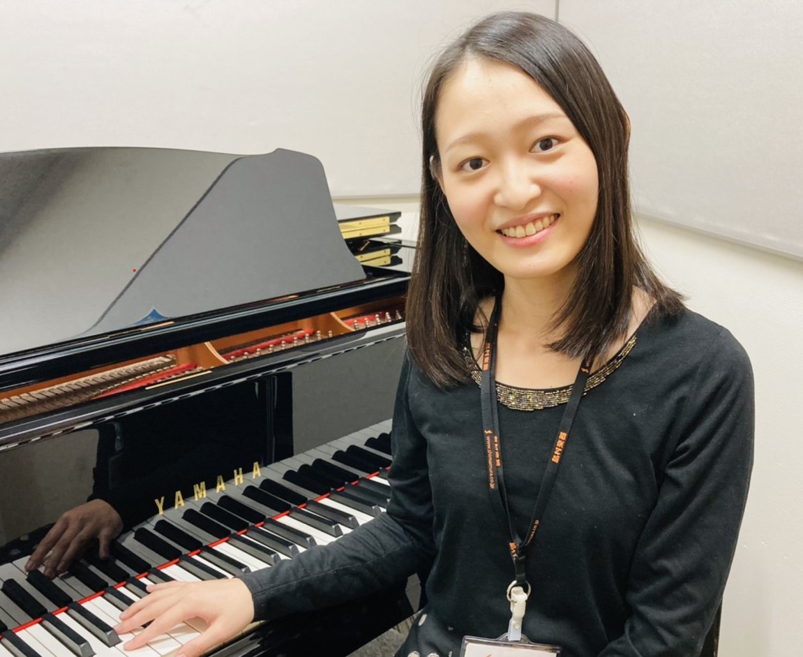 *松﨑 佑美（まつざき ゆみ） 担当曜日：木・土曜日 **講師プロフィール 桐朋学園大学音楽学部ピアノ専攻卒業。]]中学校、高等学校教諭1種免許状(音楽)取得。]]大学卒業後渡仏し、パリ区立音楽院にて室内楽、ピアノ伴奏法を学ぶと同時にパリ地方音楽院コンサーティスト課程を卒業。]]第36回宮崎県高等学 […]