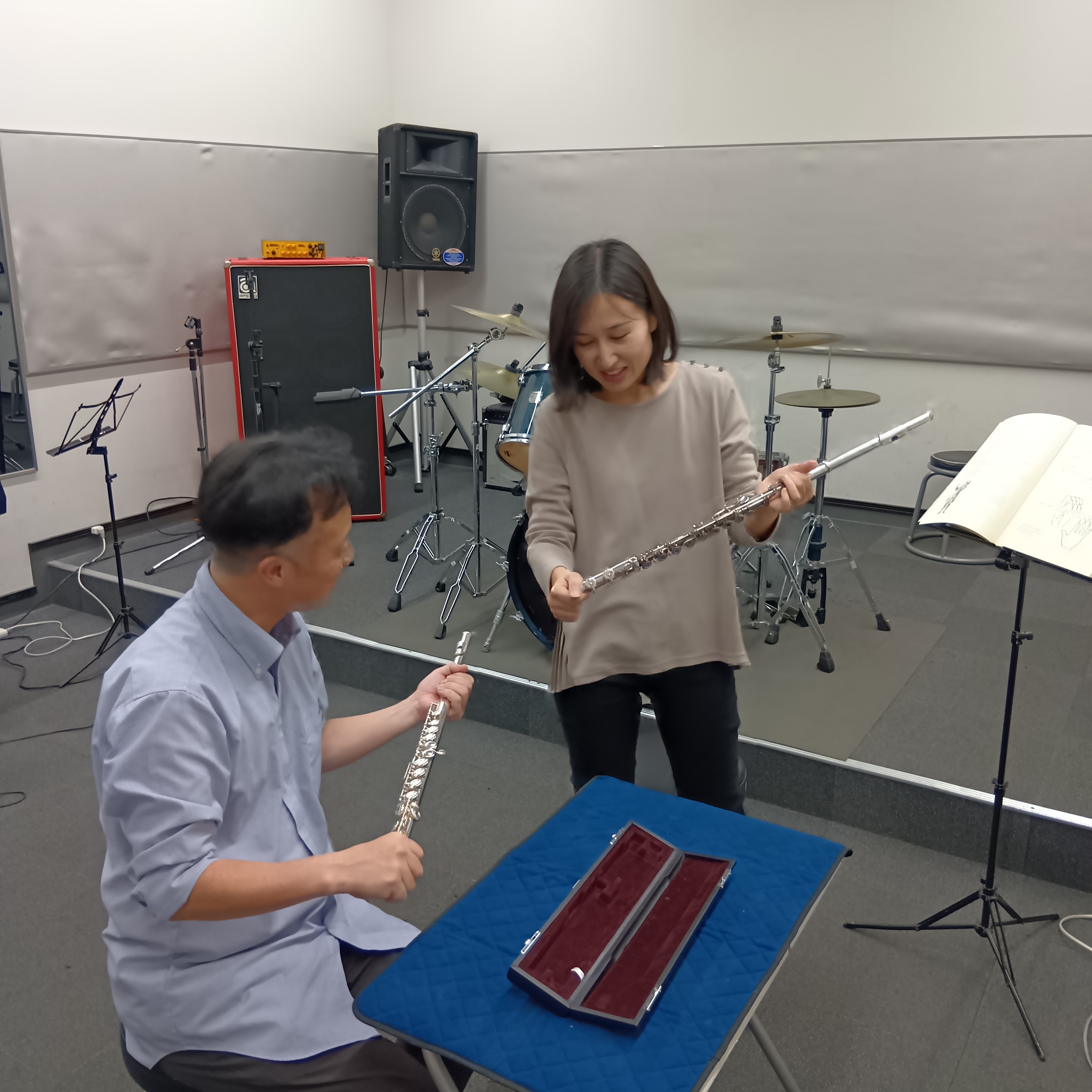 楽器の組み立て方から習いました。
