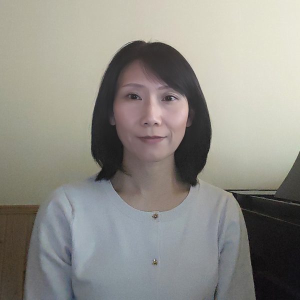 講師名：青柳 美樹(あおやぎ みき)<br />
曜日：金・土<br />
担当コース：ピアノ・幼児の基礎音楽