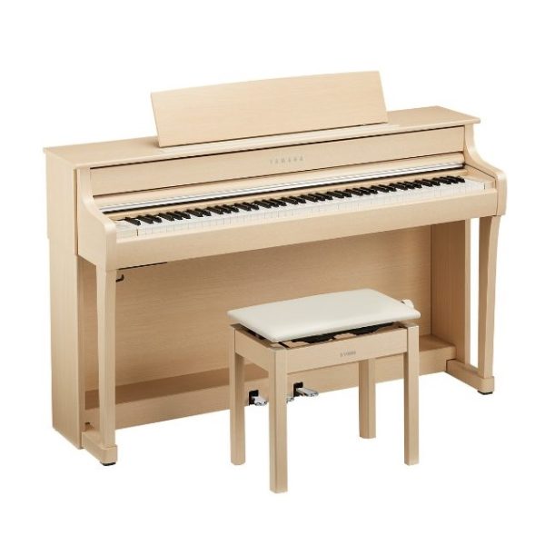 【SCLP-8450 WB】<br />
販売価格　￥264,000(税込)<br />
<br />
ソフトなタッチから速いパッセージまで自在にコントロールできる、グランドピアノさながらの弾き応えの木製鍵盤と、脚にかかる荷重がグランドピアノさながらのペダルを搭載。2ウェイスピーカーのクリアで厚みのあるサウンドに包まれながら、多彩な表現の演奏を楽しむことが出来ます。ピアノ音色も豊富で、それぞれの時代やジャンルに合う音色を選びながら演奏する楽しみも。グランドピアノを彷彿とさせる幅広い譜面版も特徴です。