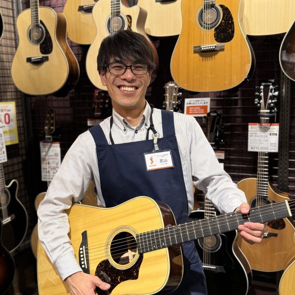 上級ギターアドバイザー/ギターエイド担当<br />
武山（たけやま）